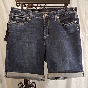 NWT Womens Suki Bermuda Shorts Mid Rise Curvy 14W